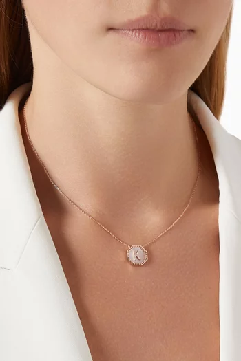 قلادة حرف تراث بدلاية حرف 'G' مرصع بالماس ذهب وردي عيار 18