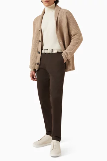 سترة بياقة عالية ونسيج مضلع كشمير