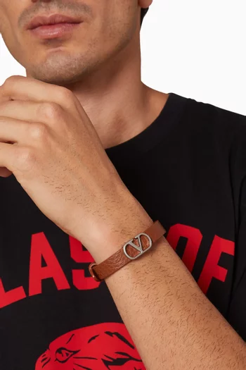 سوار بشعار V جلد