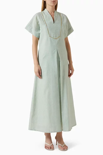 قفطان ليلا مزين بنقشة مخططة