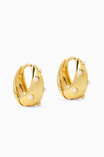 أقراط هاجي كليك بتصميم دمعة مزينة بلؤلؤ فضة إسترلينية مطلية ذهب