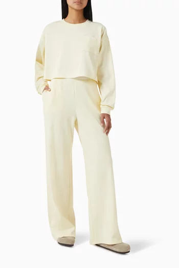 سترة بقصة مربعة ومطرزة بشعار الماركة