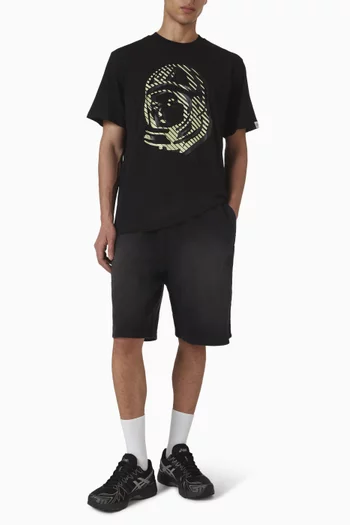 تي شيرت بطبعة رائد فضاء تضيء في الظلام قطن