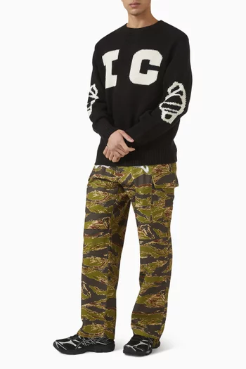 سترة مزينة بكلب يجري قماش منسوج