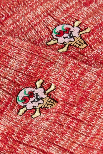 جوارب مزينة بآيس كريم وعظام بدرجات ألوان مدمجة