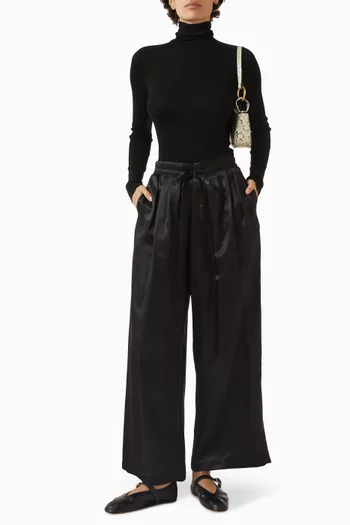 سترة صوف بياقة عالية