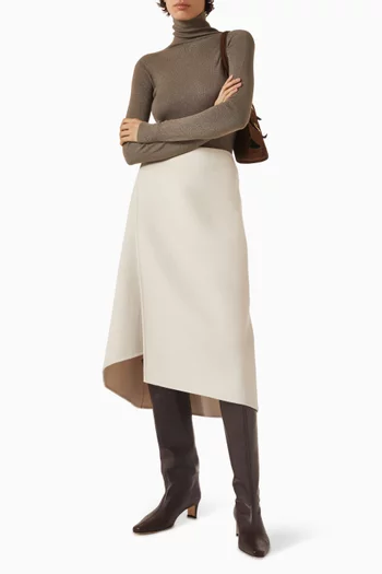 سترة صوف بياقة عالية