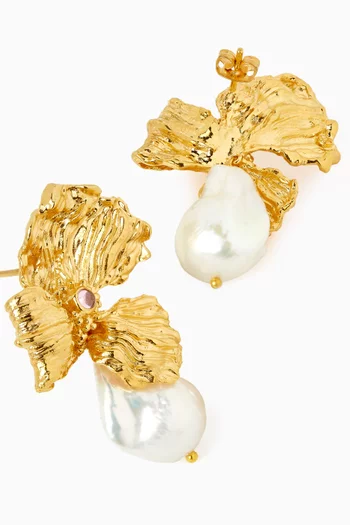 Floral Baroque Pearl Earrings in Gold-plated Metal