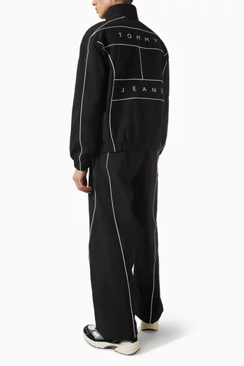 جاكيت بأشرطة بارزة ورقعة علم