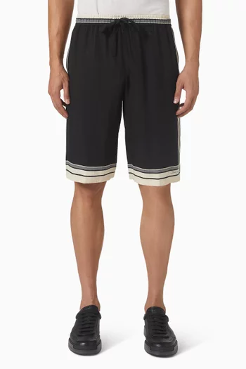 شورت برمودا بنقشة خطوط حرير