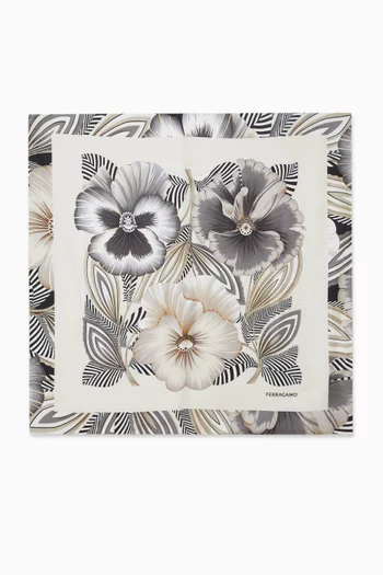 وشاح مزين بنقشة بريزا حرير تويل