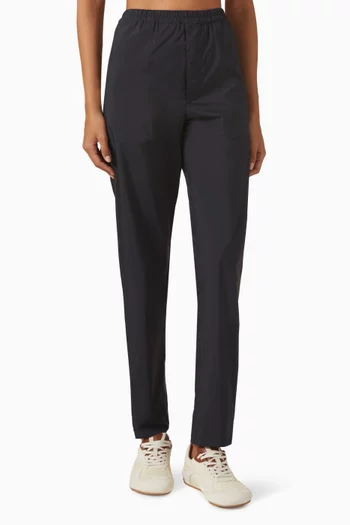 بنطال بقصة ساق تضيق نحو الأسفل نايلون