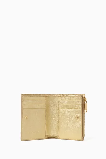 محفظة صغيرة ثنائية الطي جلد مجدول بملمس ستان