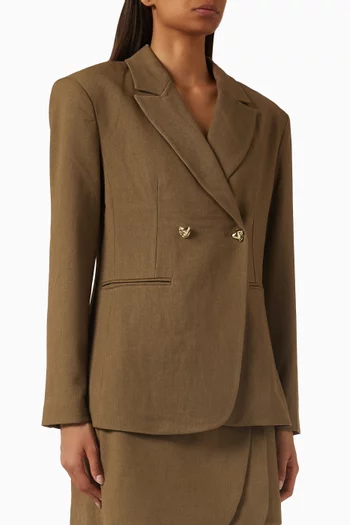 جاكيت ياسرانا بصفي أزرار