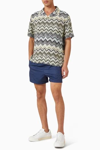 قميص بولينغ بنقشة خطوط متعرجة بتصميم منقط فيسكوز