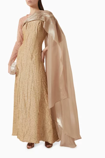 فستان بدرابيه وتطريزات