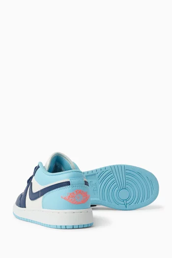 سنيكرز آير جوردان 1 أسفل الكاحل