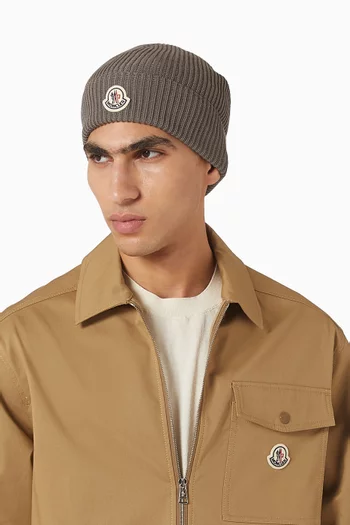 قبعة بيني بشعار الماركة نسيج قطن