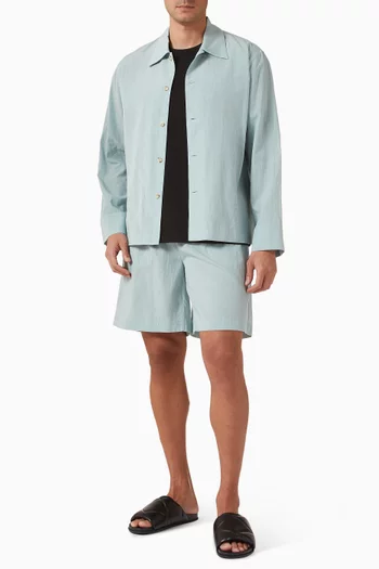 قميص بنمط جاكيت كلاسيكي