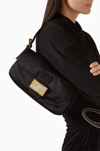 حقيبة بتصميم مستطيل بشعار حرفي FF مرصعة بالكريستال حرير