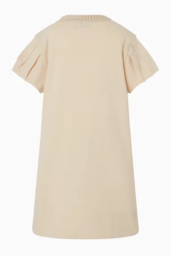 فستان بجيوب في الأمام