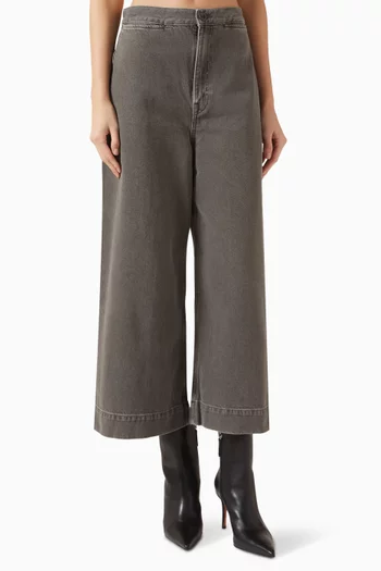 بنطال جينز دينم بقصة ساق واسعة وقصيرة