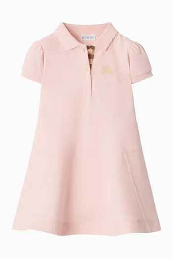 فستان مطرز بشعار الماركة وياقة بولو