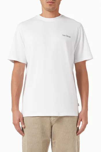 تي شيرت برادي بطبعة Flowermarket قطن