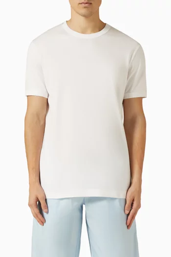 تي شيرت بشعار الماركة قطن