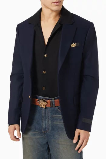 حزام بوجهين وشعار ميدوسا جلد