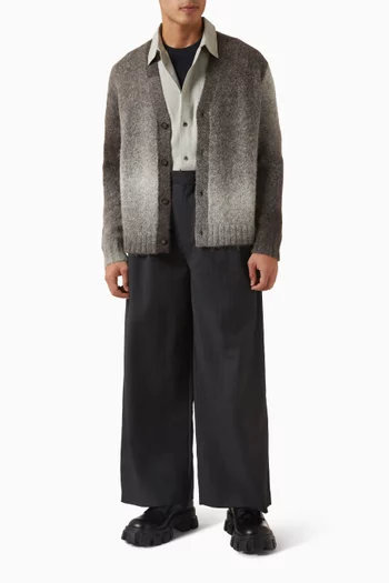 كارديغان منسوج بألوان متدرجة وفتحة رقبة على شكل حرف V‏