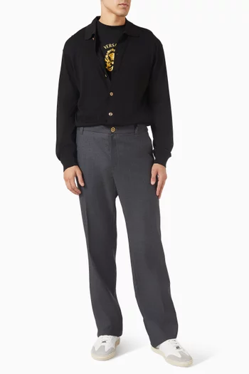 تي شيرت بقصة ضيقة ونقشة قطن