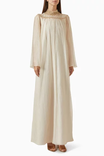 قفطان بقصة على شكل حرف A بتطريزات أورجانزا