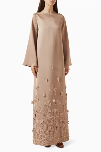 قفطان مزين بزهور بارزة