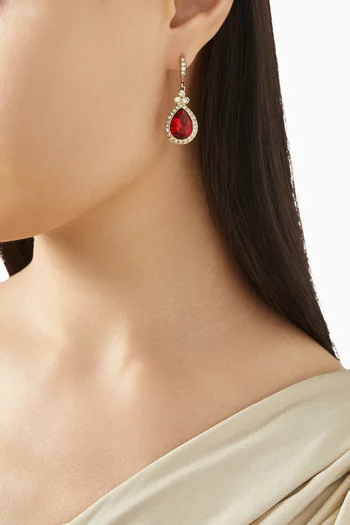 أقراط متدلية من الألفينيات