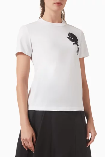 تي شيرت مطرز بزهرة قطن