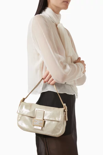 حقيبة كتف بتصميم مستطيل من الألفينيات جلد لامع