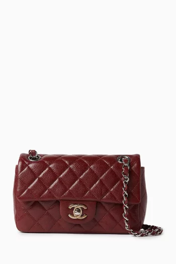 حقيبة كتف ميني مستطيلة بغطاء قلاب من عقد 2010 جلد كافيار