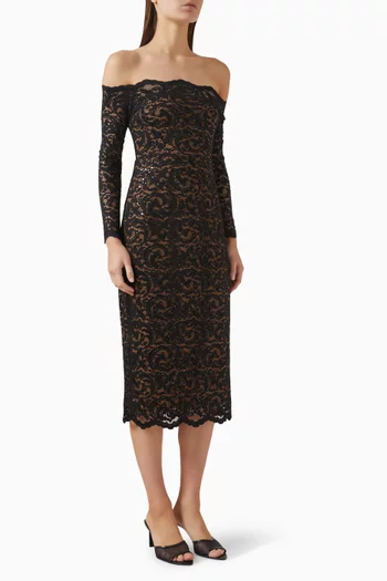 فستان ليندسي بأكتاف مكشوفة دانتيل