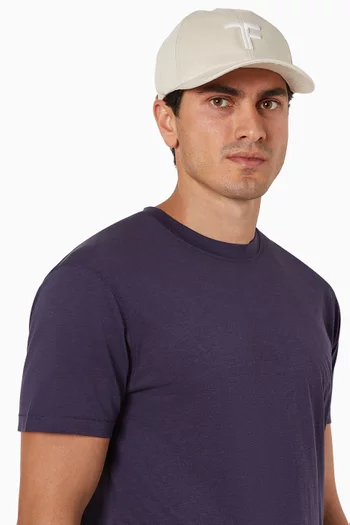 كاب بشعار الماركة قنب