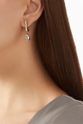 أقراط دائرية بالدو صغيرة مرصعة بكريستالات بافيه معدن مطلي بالذهب عيار 18