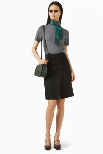 سترة بياقة عالية ومطرزة بشعار الماركة صوف