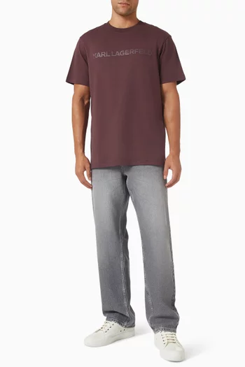 تي شيرت بشعار الماركة قطن