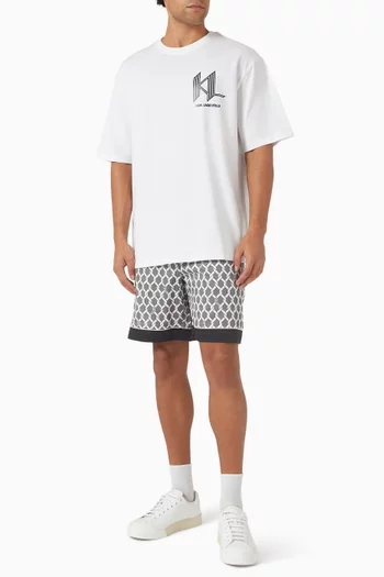 تي شيرت بطبعة فنية صغيرة بشعار الماركة جيرسيه