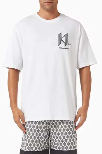 تي شيرت بطبعة فنية صغيرة بشعار الماركة جيرسيه