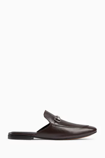 حذاء مفتوح من الخلف بحلية لجام الحصان جلد