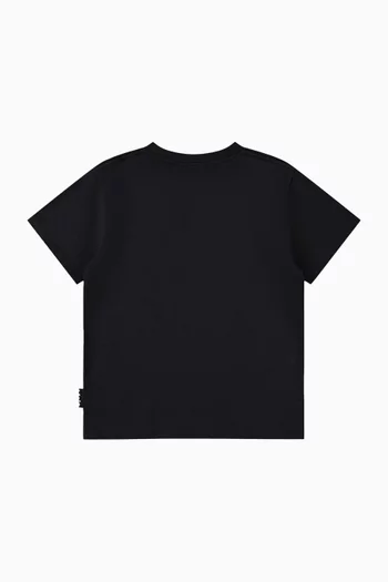 تي شيرت بطبعة كرة سلة