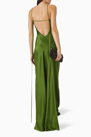 فستان بتصميم كاميسول ودرابيه كريب