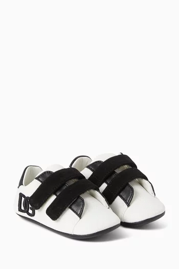 سنيكرز بشريط فيلكرو جلد وقنب 