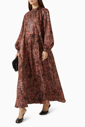 فستان بقصة واسعة ونقشة حرير